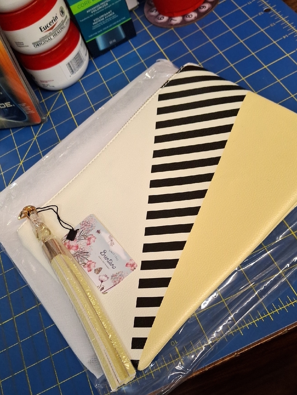 Brentano Clutch 10x7.5 Pouch Bag NWT